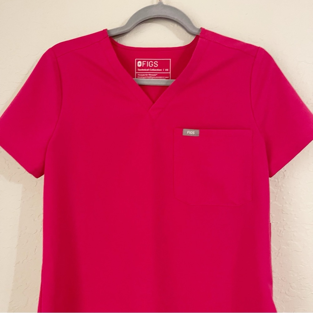 FIGS | Ultra Rose Limited Edition | XS Catarina Top and S/Tall Yola Bottoms